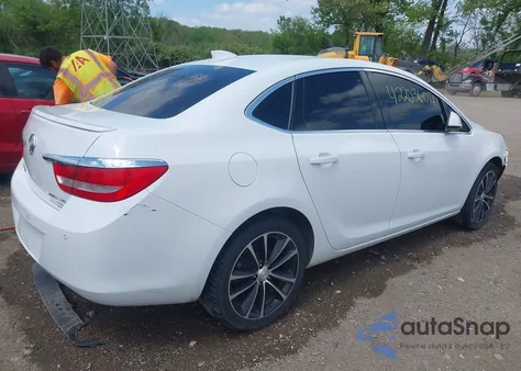 2017 Buick Verano Sport Touring из США, поврежденный, VIN 1G4PR5SK3H4104093